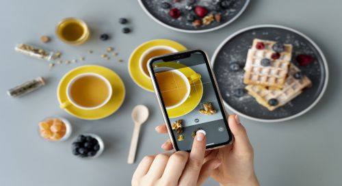 Come gli smartphone influenzano il consumo di cibo